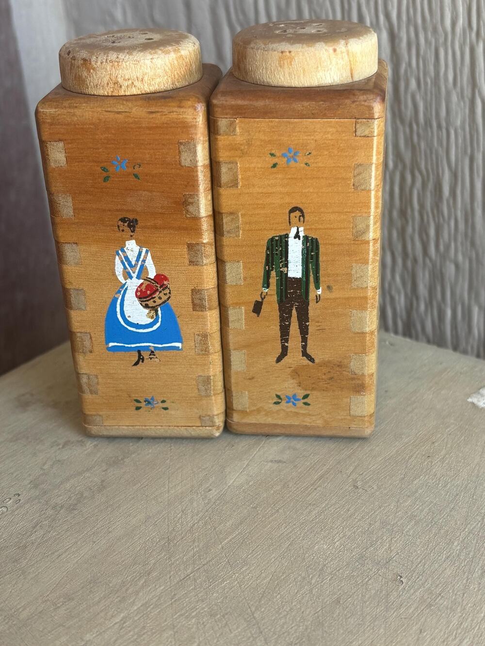 Vintage Mid Century Salt and Pepper Shakers from‎ Japan